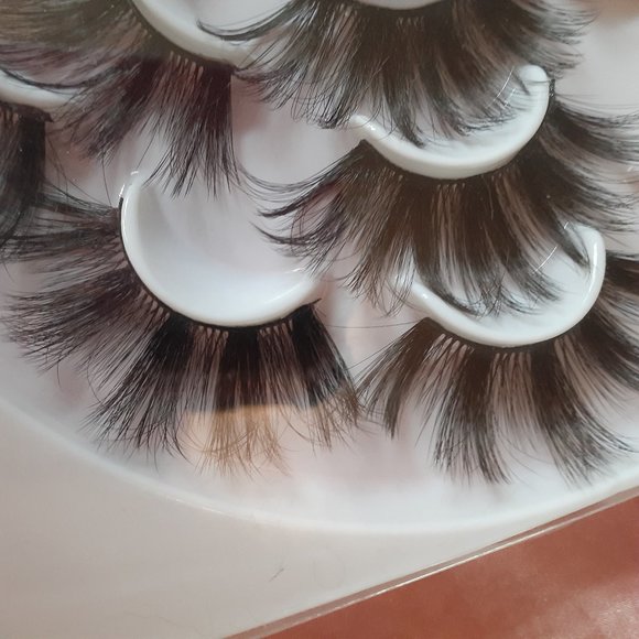 SALE!!! Brand New 25mm False Eyelashes - Picture 2 of 2